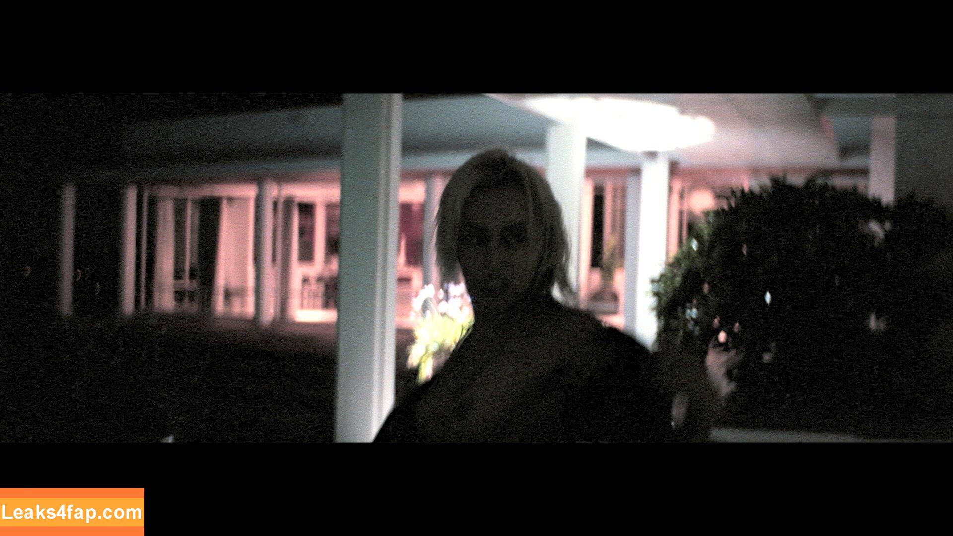 Miley Cyrus / https: / mileycyrus leaked photo photo #1018