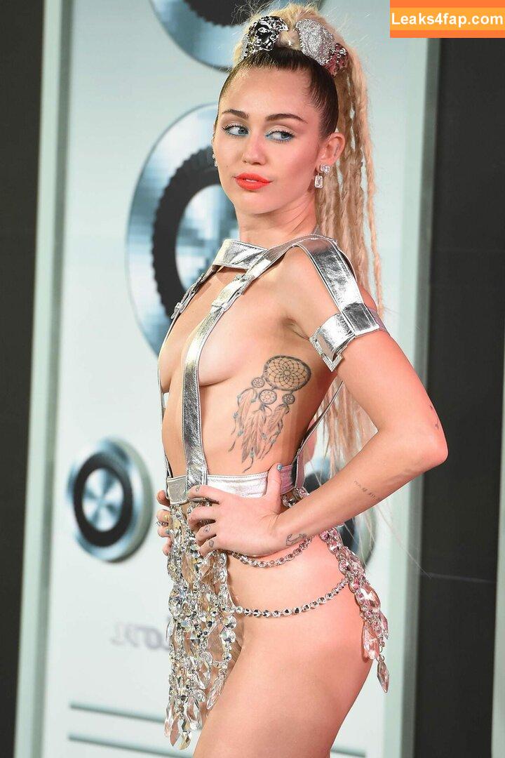 Miley Cyrus / https: / mileycyrus leaked photo photo #1049
