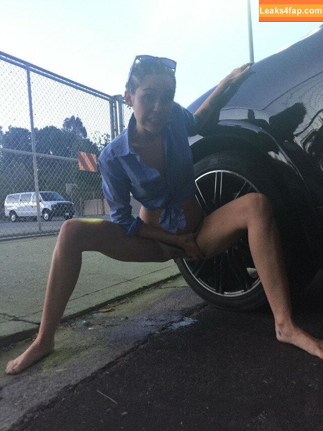 Miley Cyrus / https: / mileycyrus слитое фото фото #1070