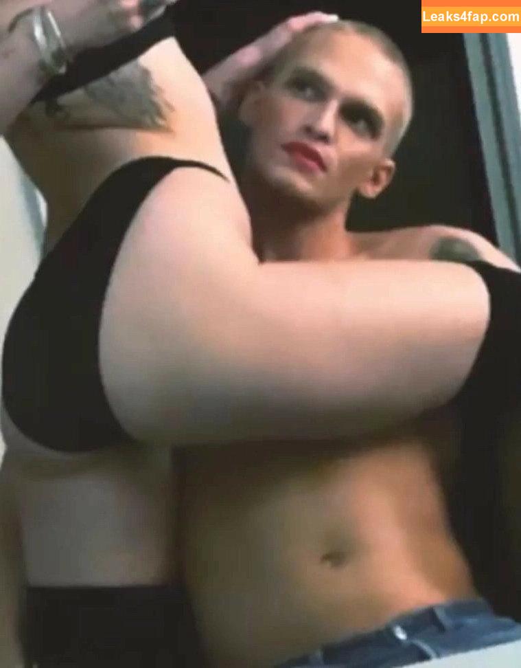 Miley Cyrus / https: / mileycyrus слитое фото фото #1076