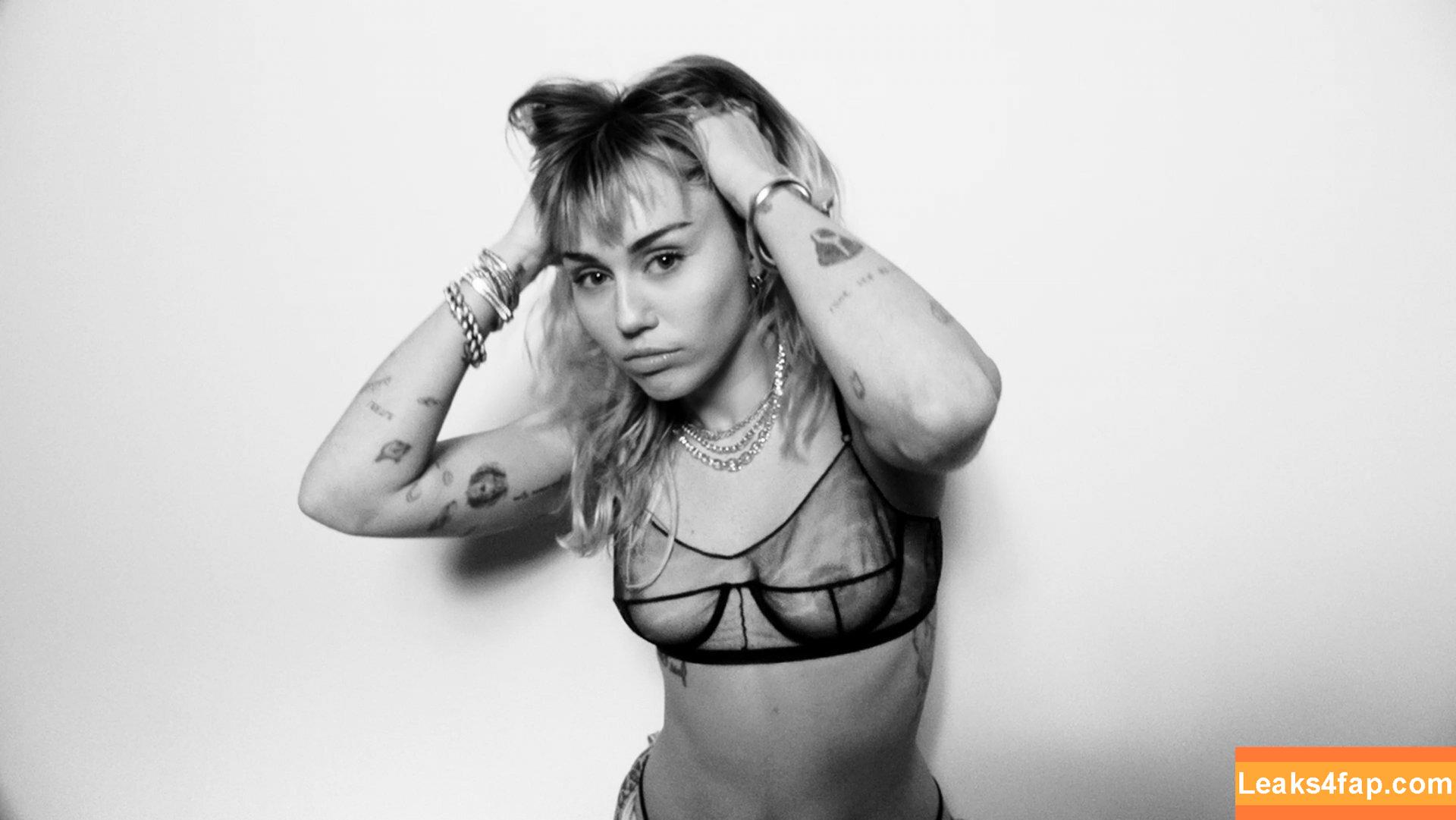 Miley Cyrus / https: / mileycyrus leaked photo photo #1088