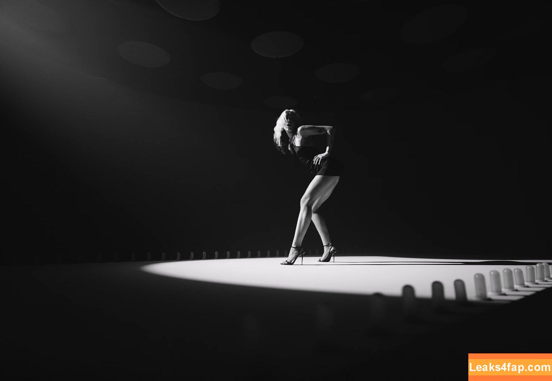 Miley Cyrus / https: / mileycyrus leaked photo photo #1118