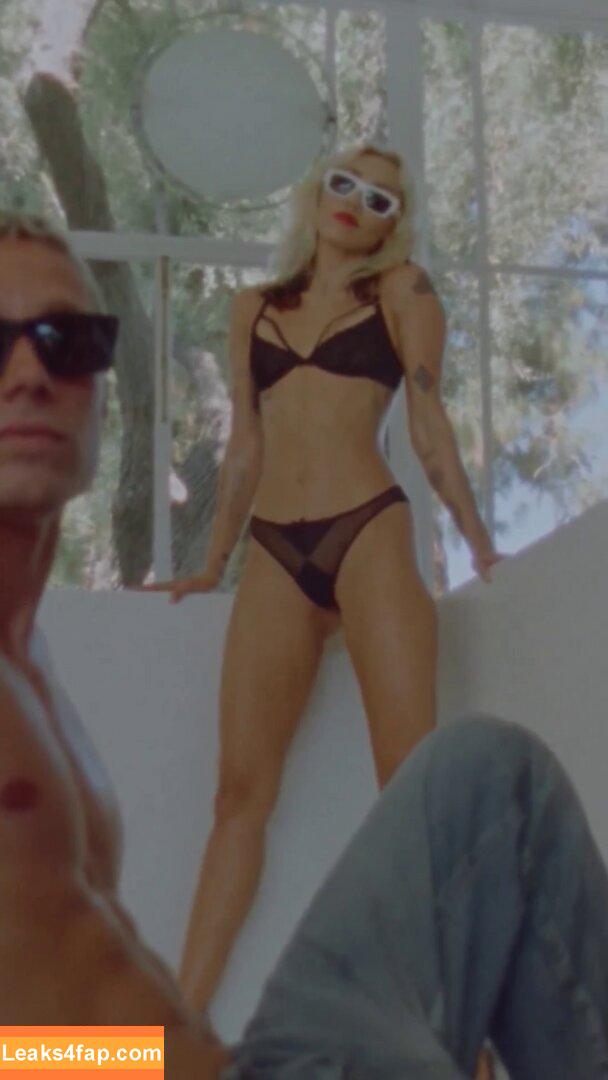 Miley Cyrus / https: / mileycyrus leaked photo photo #1155