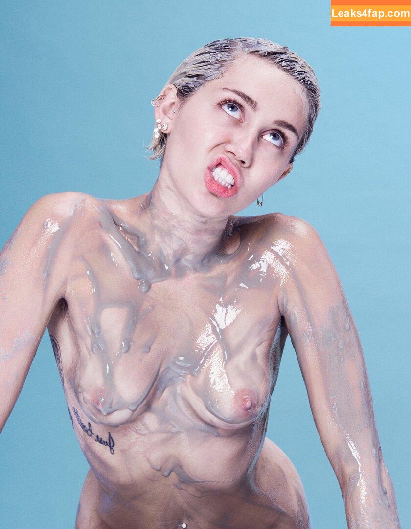 Miley Cyrus / https: / mileycyrus leaked photo photo #1200