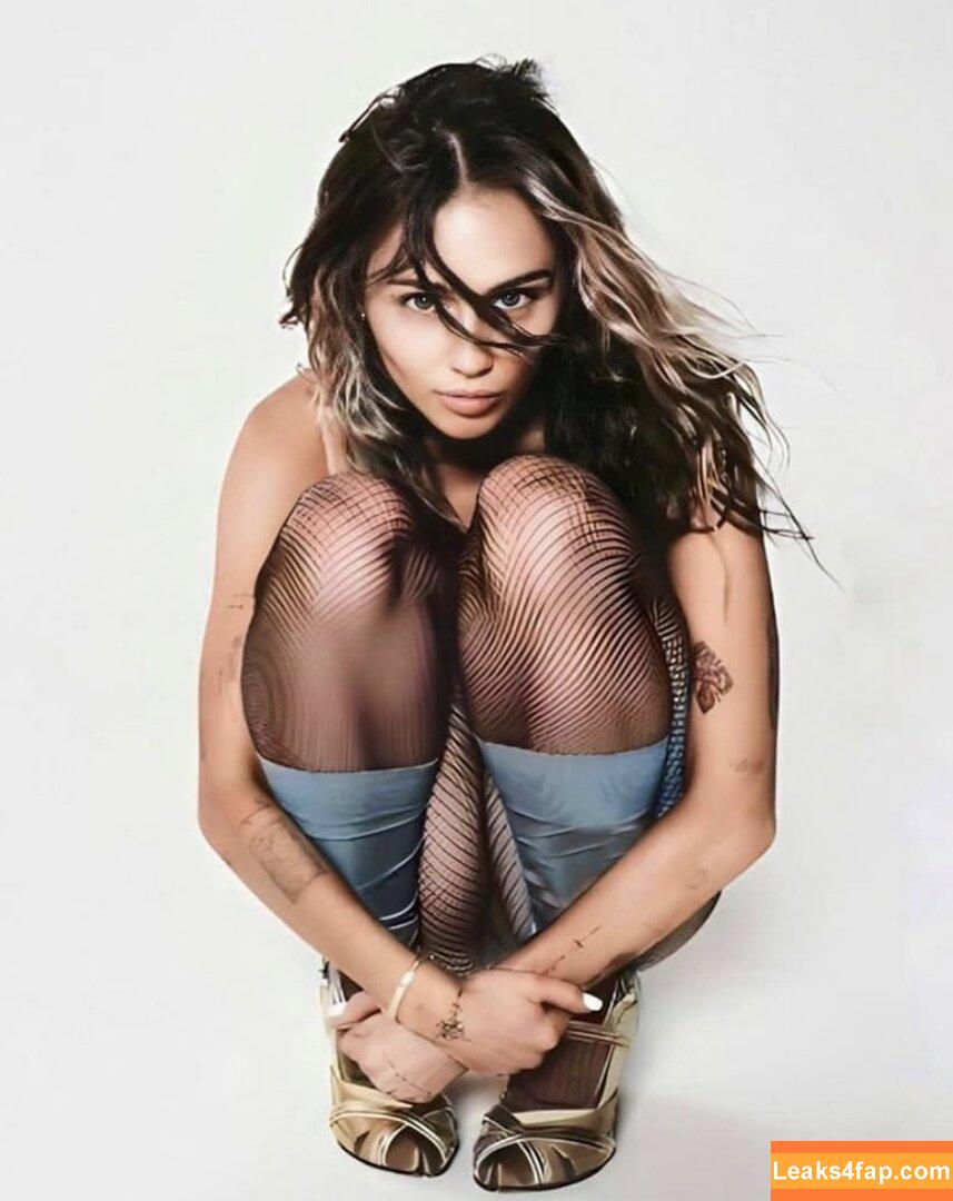 Miley Cyrus / https: / mileycyrus leaked photo photo #1237