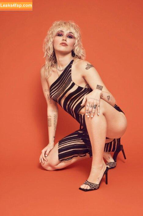 Miley Cyrus / https: / mileycyrus leaked photo photo #1238