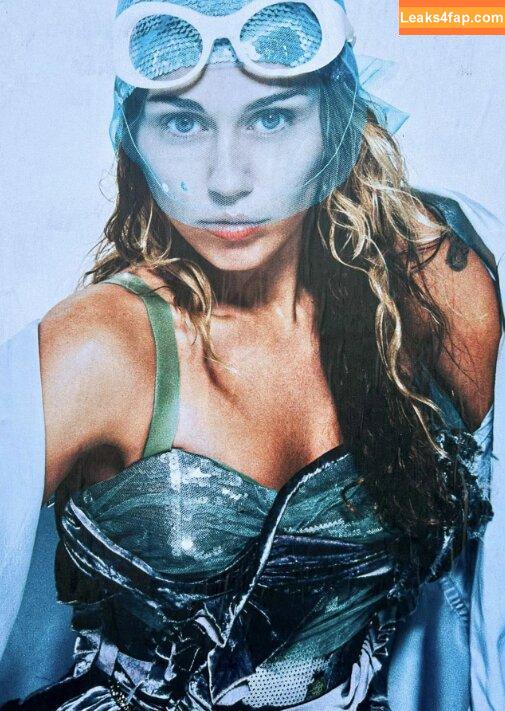 Miley Cyrus / https: / mileycyrus leaked photo photo #1239