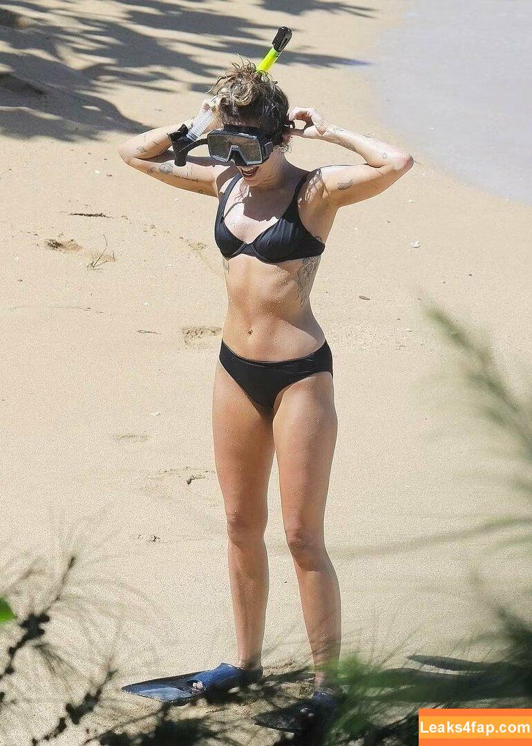 Miley Cyrus / https: / mileycyrus leaked photo photo #1285