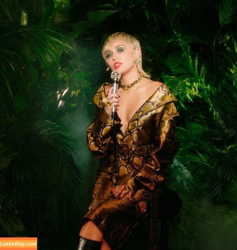 Miley Cyrus / https: / mileycyrus leaked photo photo #1334