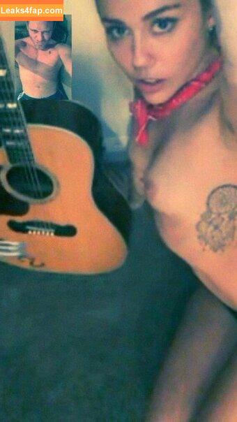 Miley Cyrus / https: / mileycyrus leaked photo photo #1348