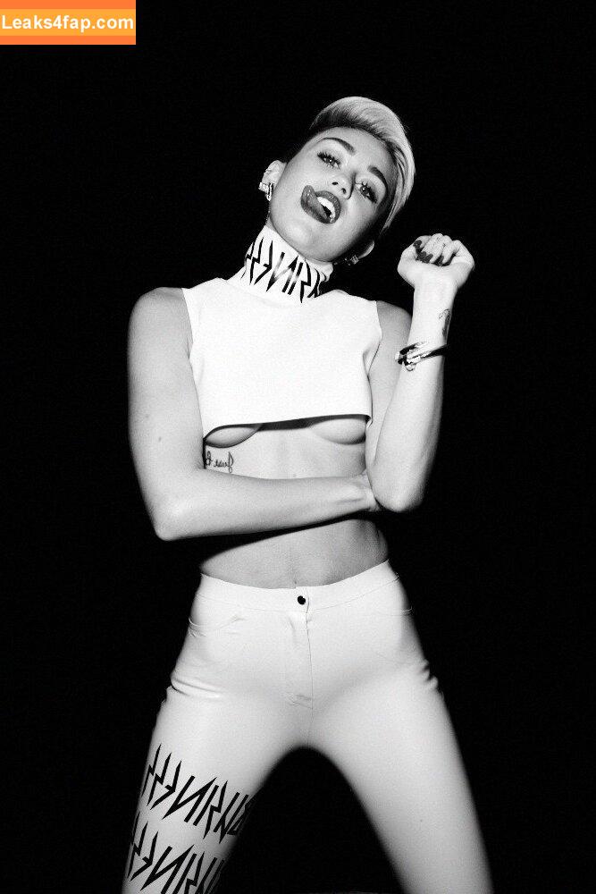 Miley Cyrus / https: / mileycyrus leaked photo photo #1441