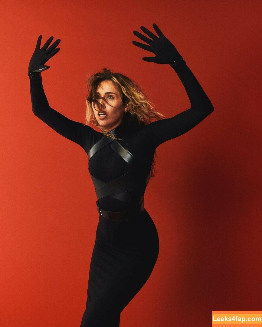 Miley Cyrus / https: / mileycyrus leaked photo photo #1448