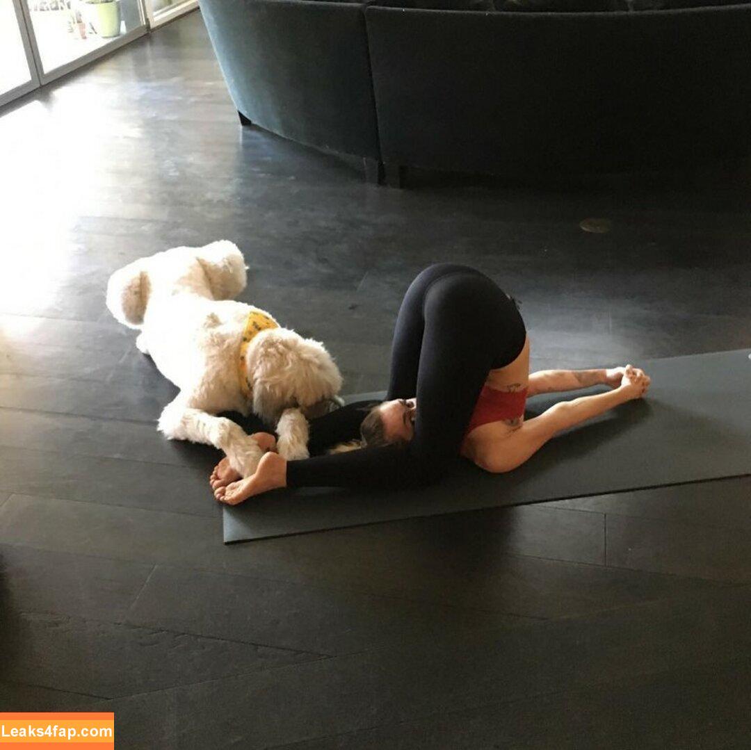 Miley Cyrus / https: / mileycyrus leaked photo photo #1465