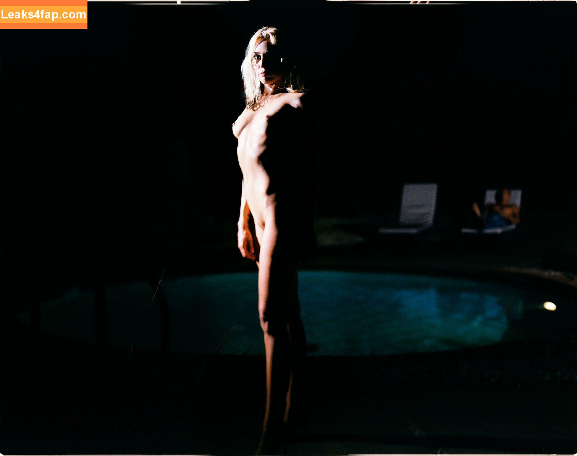 Miley Cyrus / https: / mileycyrus leaked photo photo #1474