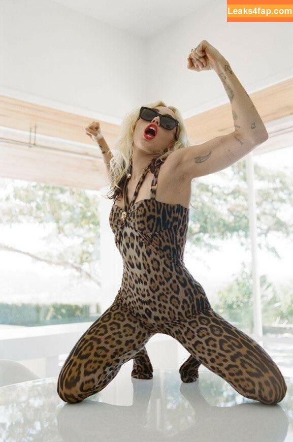 Miley Cyrus / https: / mileycyrus leaked photo photo #1484