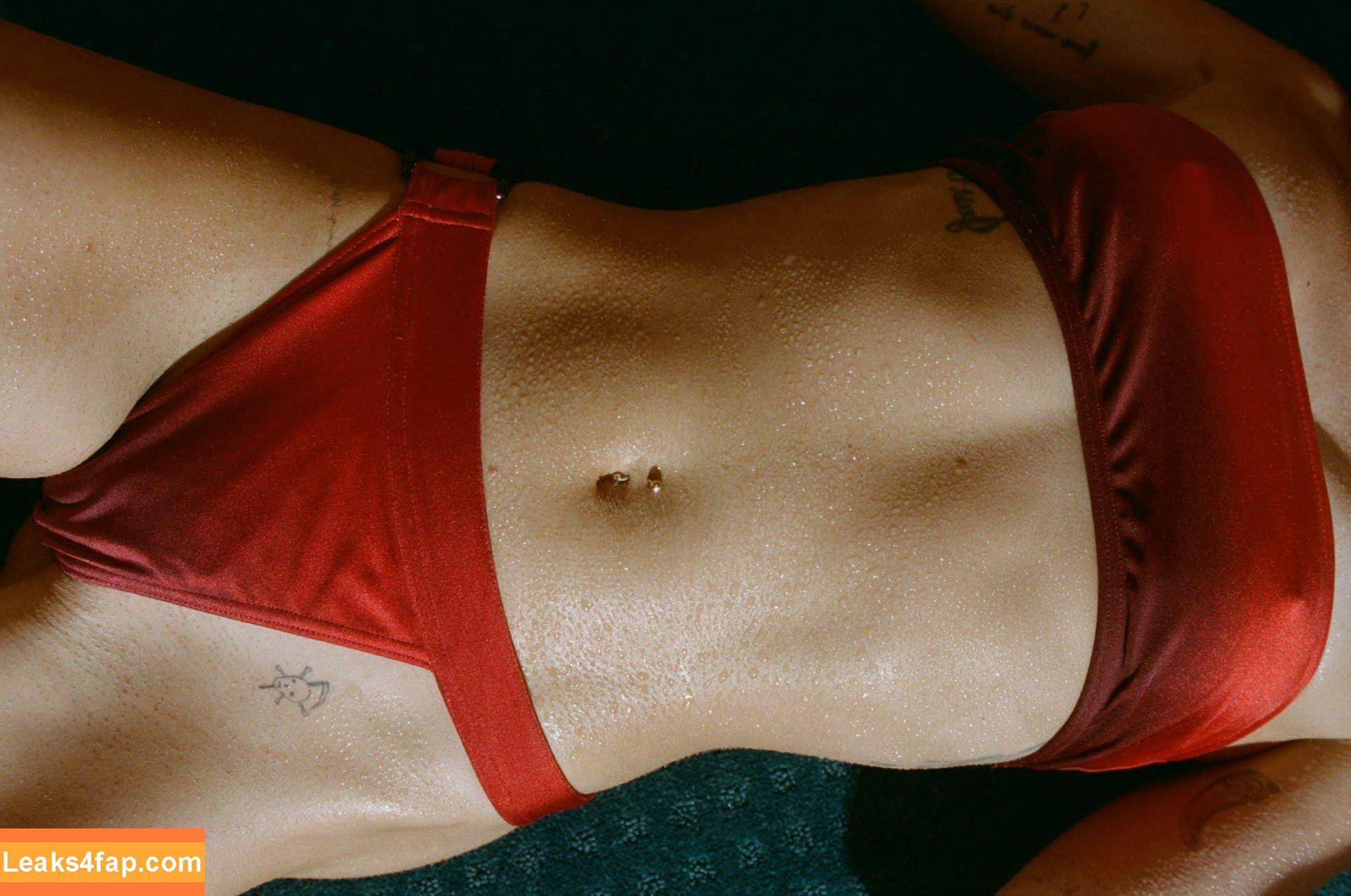 Miley Cyrus / https: / mileycyrus leaked photo photo #1501