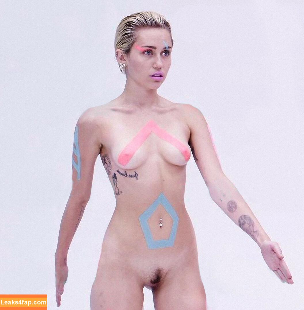 Miley Cyrus / https: / mileycyrus leaked photo photo #1517