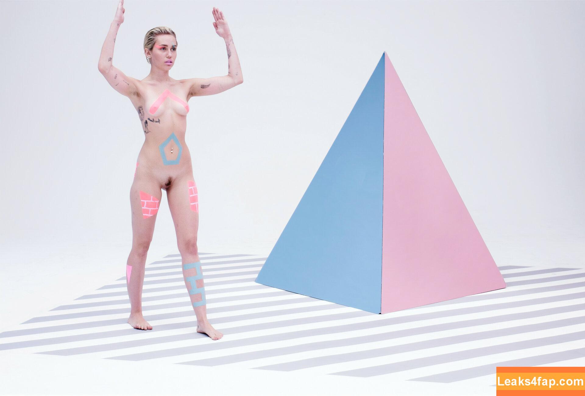 Miley Cyrus / MileyCyrus leaked photo photo #1546