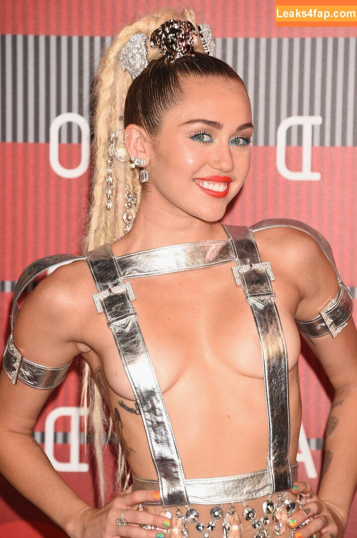 Miley Cyrus / MileyCyrus leaked photo photo #1575