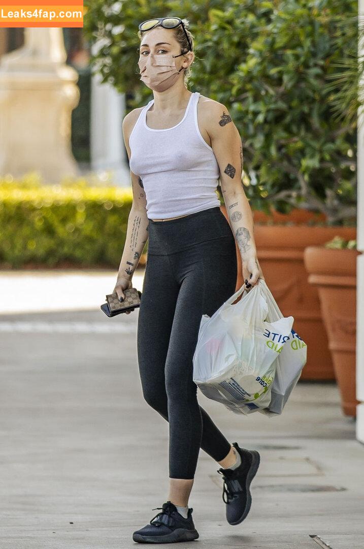 Miley Cyrus / MileyCyrus leaked photo photo #1584