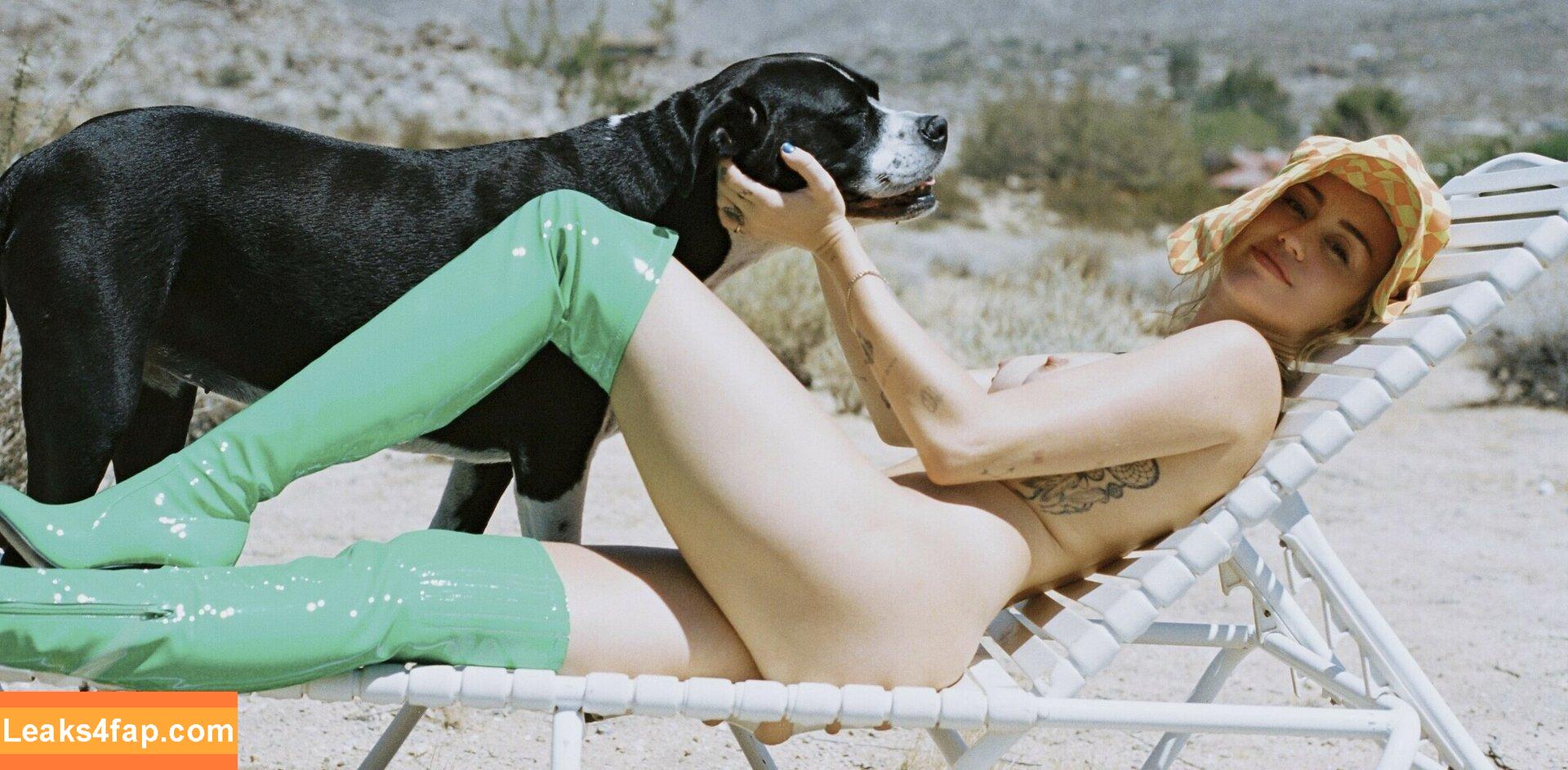 Miley Cyrus / MileyCyrus leaked photo photo #1589