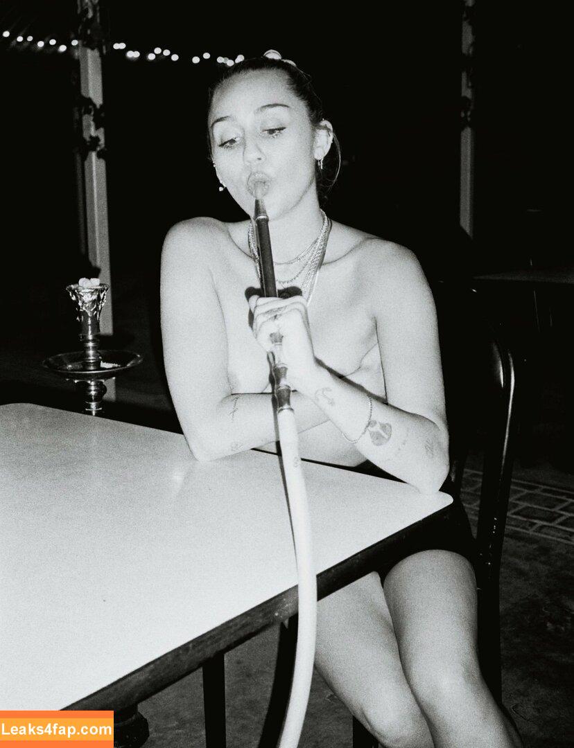Miley Cyrus / MileyCyrus leaked photo photo #1590