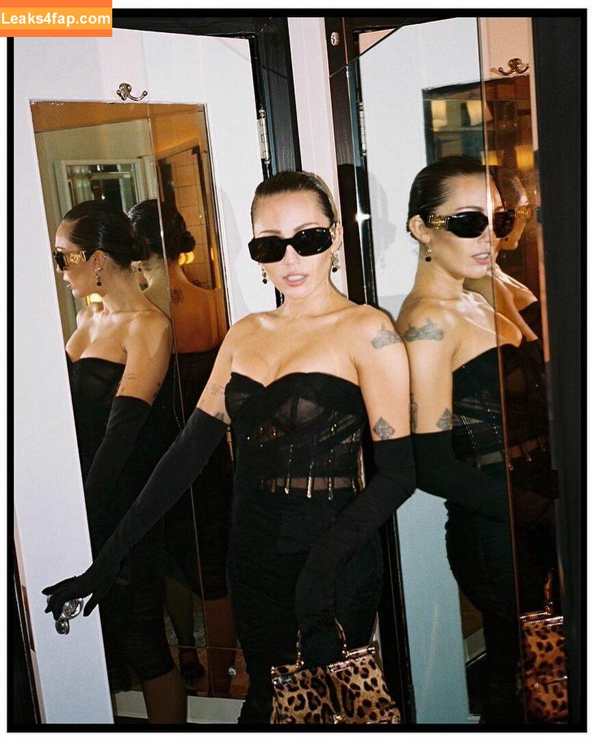 Miley Cyrus / MileyCyrus leaked photo photo #1592