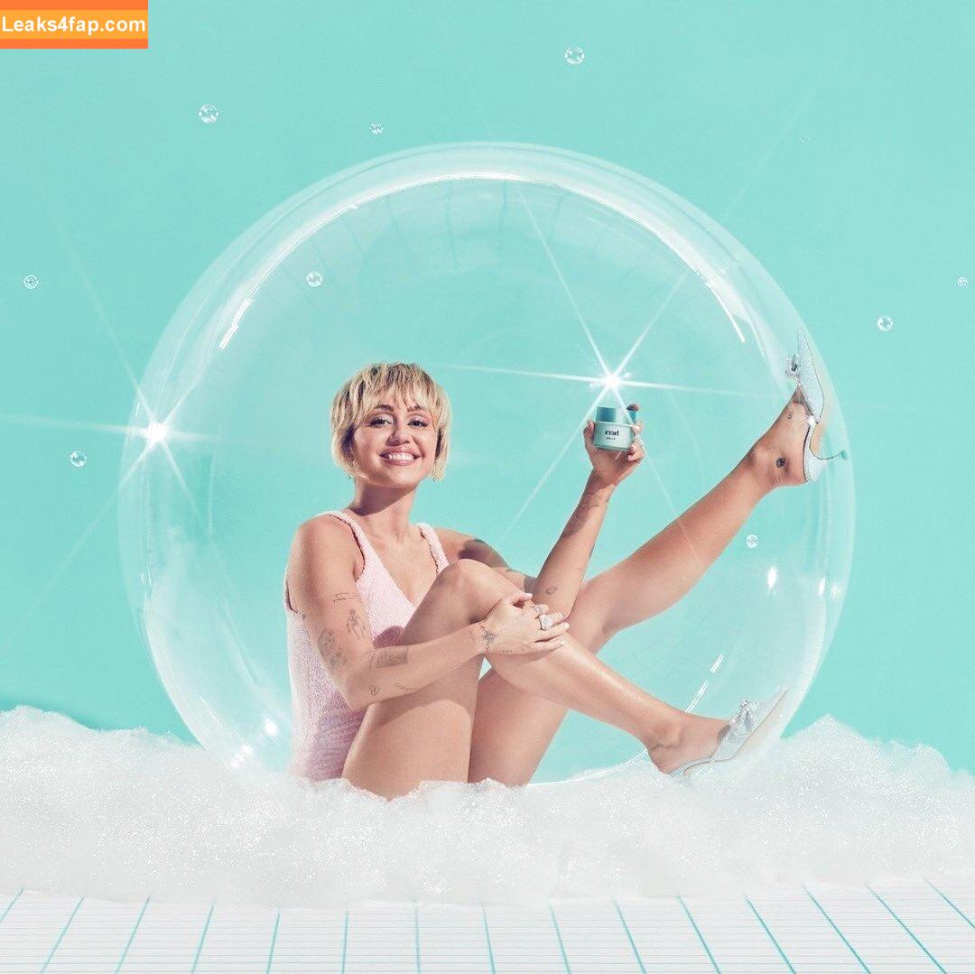 Miley Cyrus / MileyCyrus leaked photo photo #1606