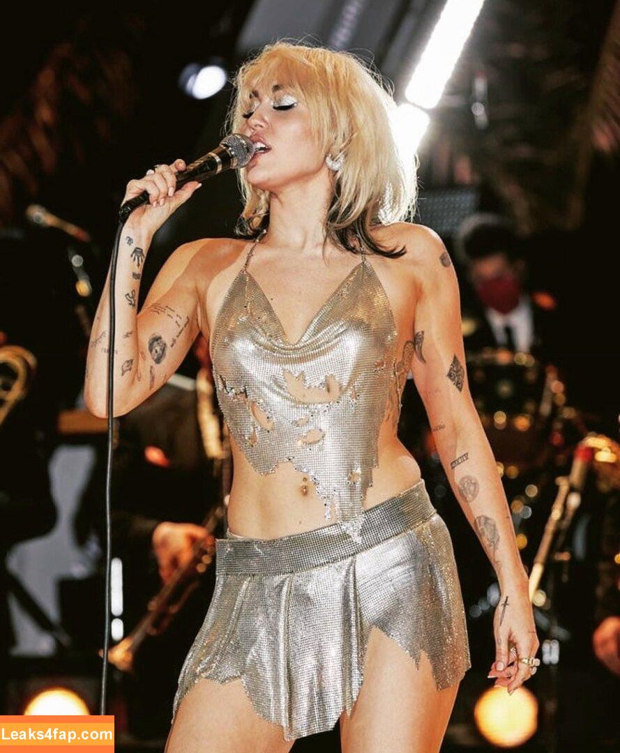 Miley Cyrus / MileyCyrus leaked photo photo #1617