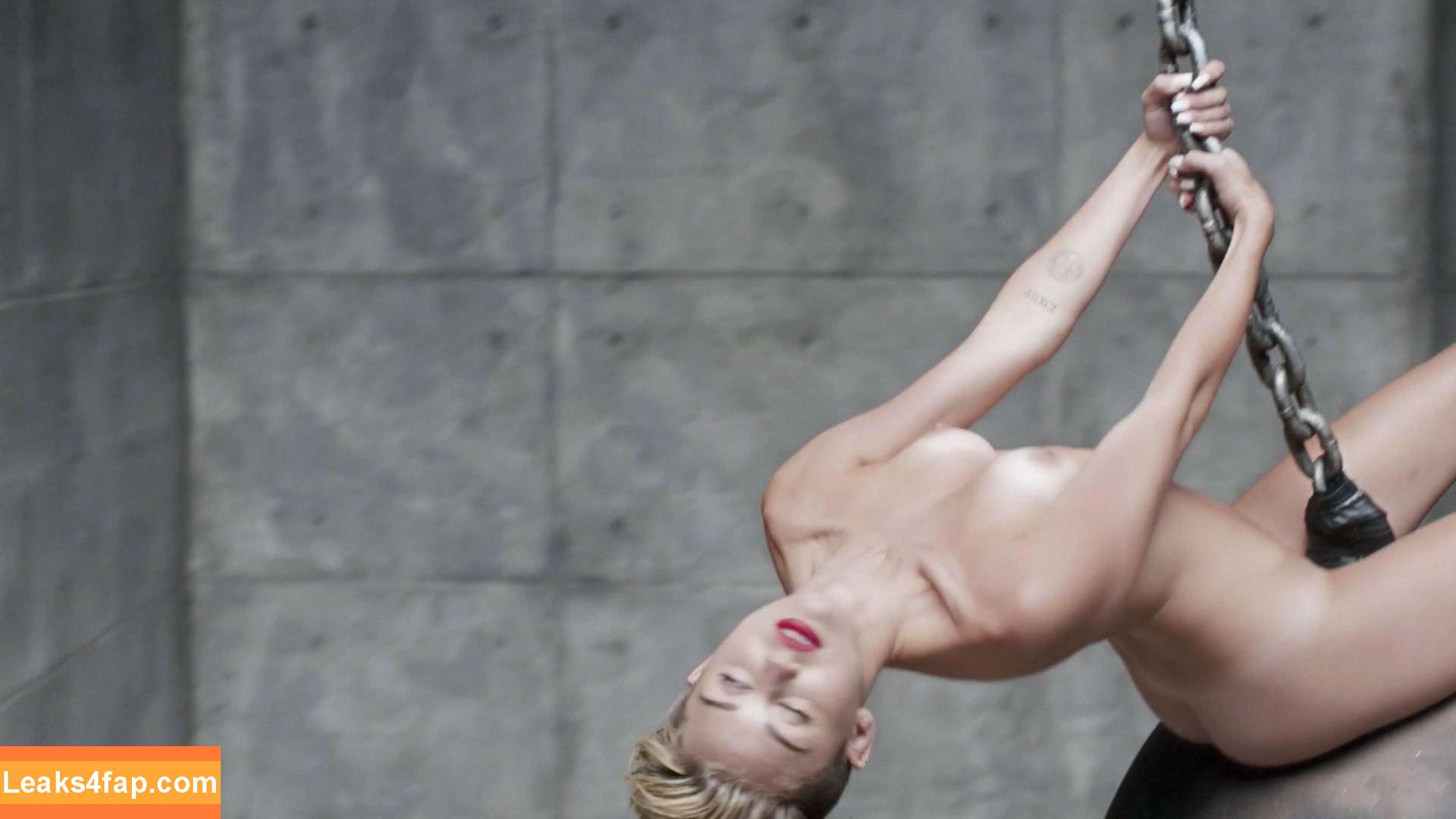 Miley Cyrus / MileyCyrus leaked photo photo #1625