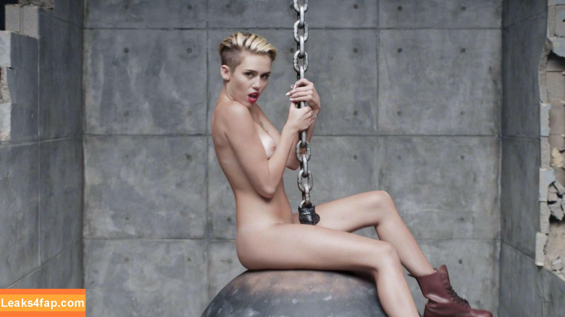 Miley Cyrus / MileyCyrus leaked photo photo #1627