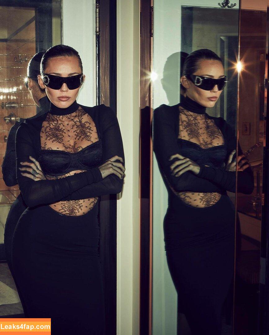 Miley Cyrus / MileyCyrus leaked photo photo #1634