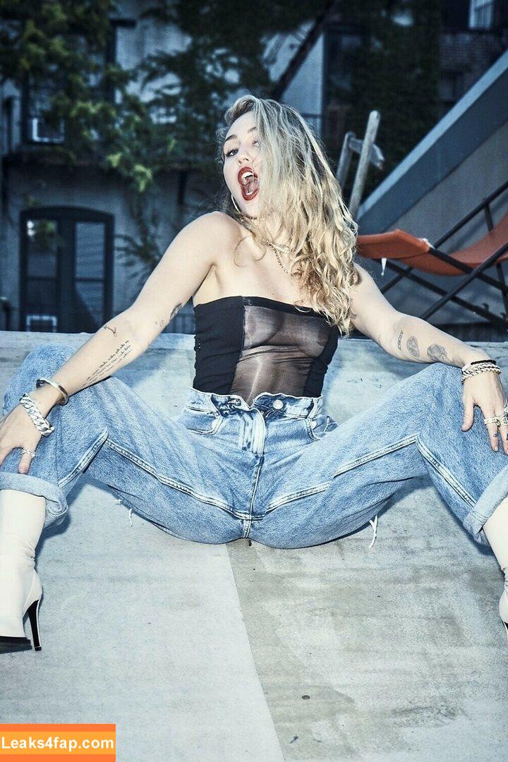 Miley Cyrus / MileyCyrus leaked photo photo #1674