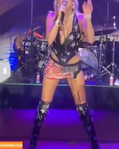 Miley Cyrus / https: / mileycyrus leaked photo photo #1760