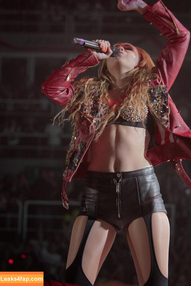 Miley Cyrus / https: / mileycyrus leaked photo photo #1800