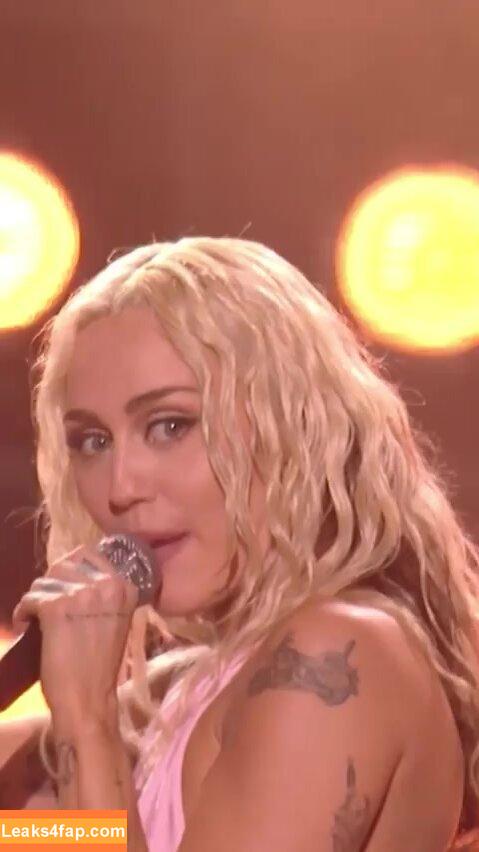 Miley Cyrus / https: / mileycyrus leaked photo photo #1823
