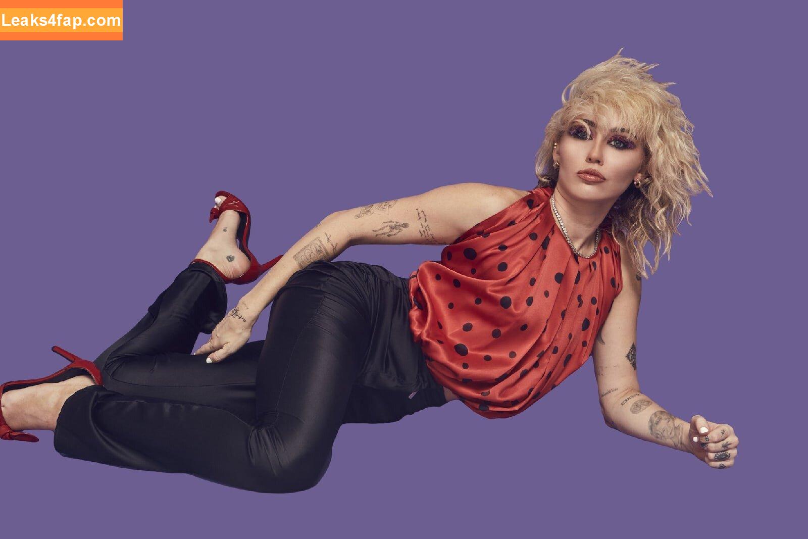 Miley Cyrus / https: / mileycyrus leaked photo photo #1848