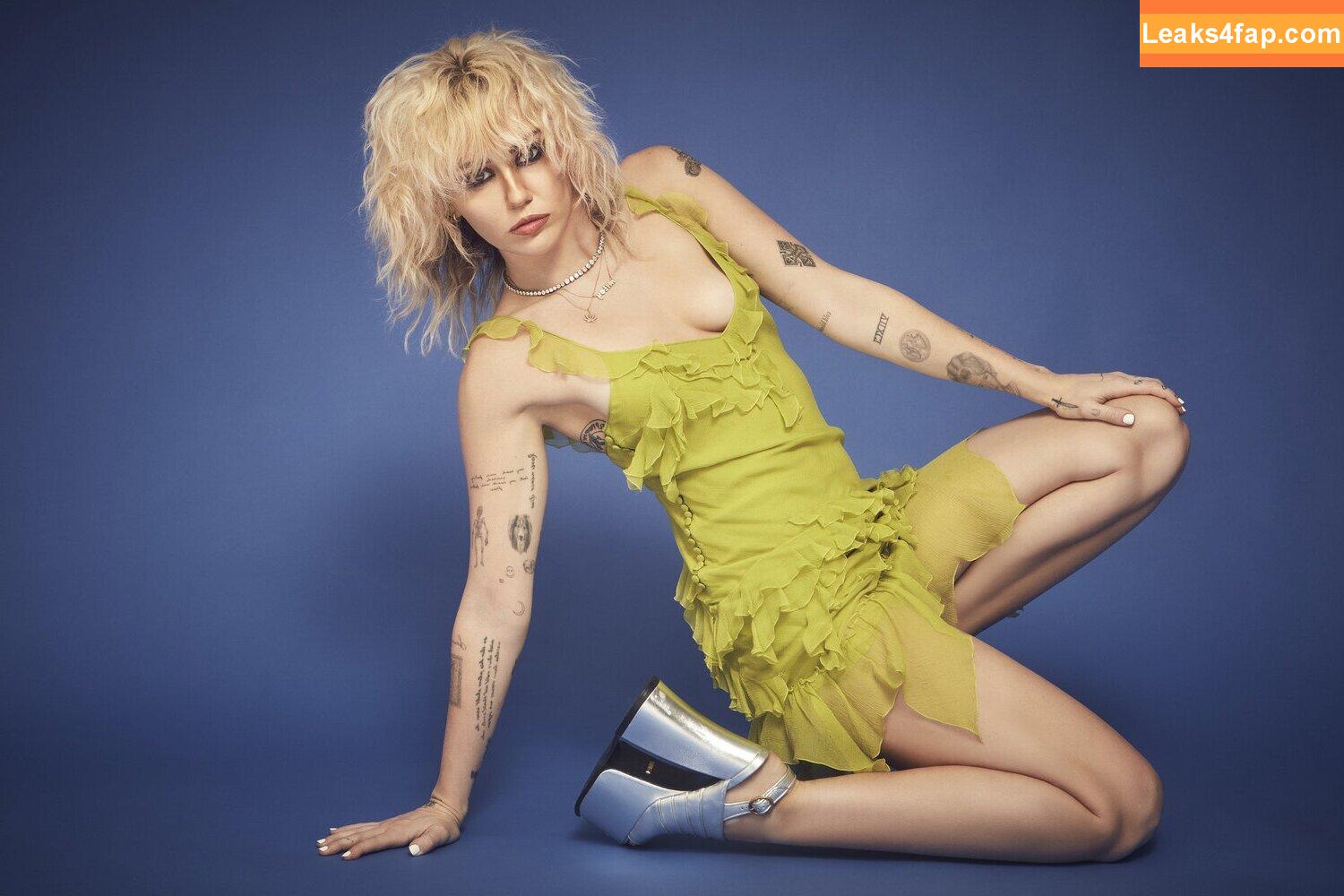 Miley Cyrus / https: / mileycyrus leaked photo photo #1849