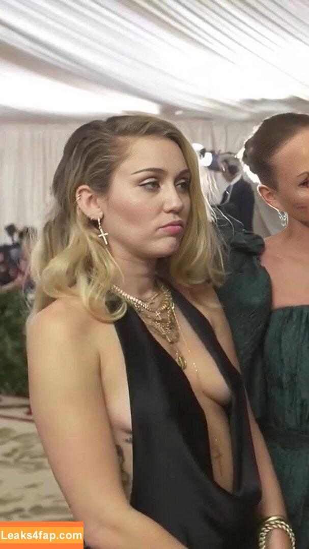 Miley Cyrus / https: / mileycyrus leaked photo photo #1885