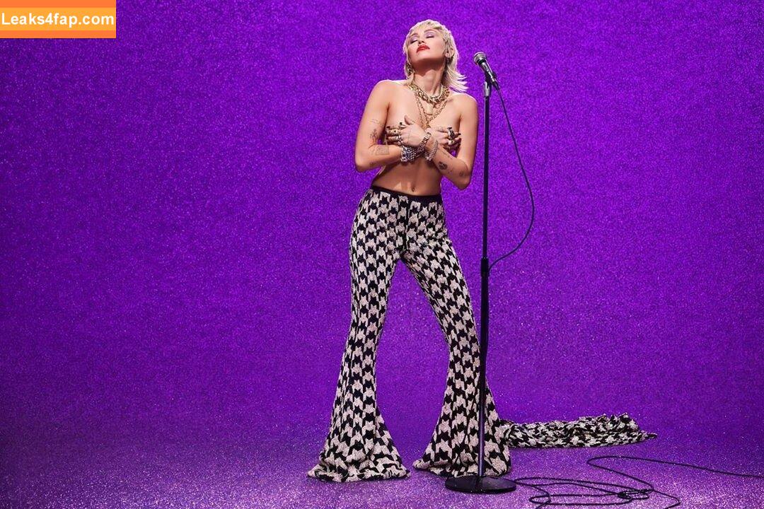 Miley Cyrus / https: / mileycyrus leaked photo photo #1916