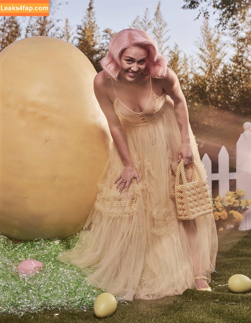 Miley Cyrus / https: / mileycyrus leaked photo photo #1922