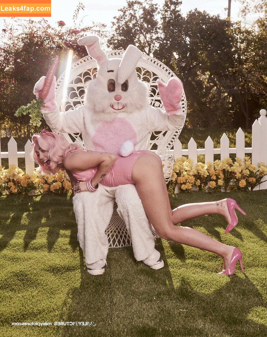 Miley Cyrus / https: / mileycyrus слитое фото фото #1923