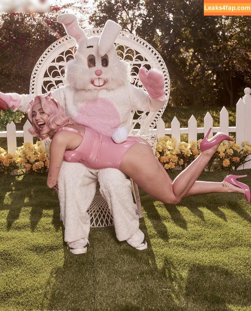 Miley Cyrus / https: / mileycyrus leaked photo photo #1924