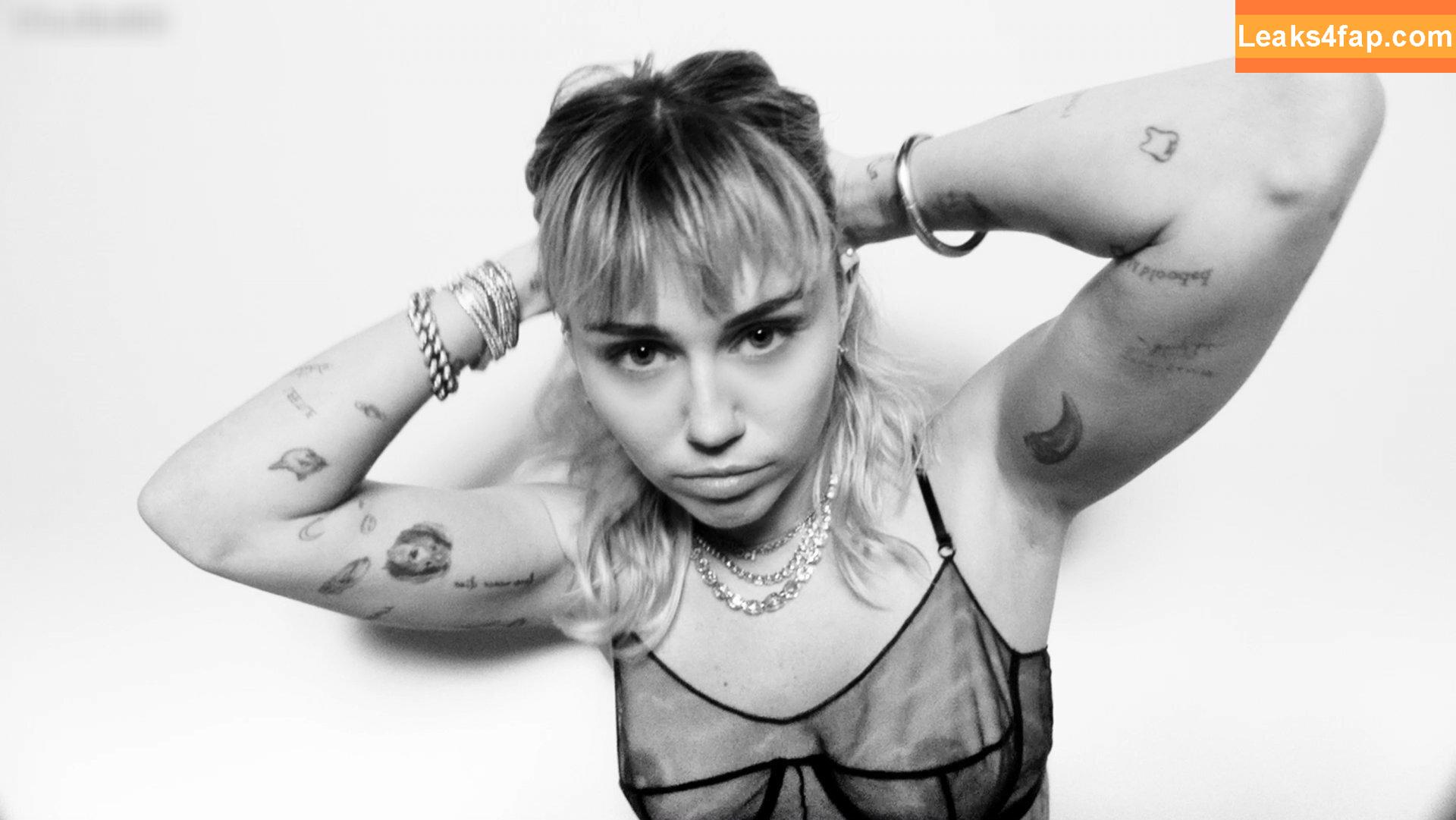 Miley Cyrus / https: / mileycyrus слитое фото фото #1941