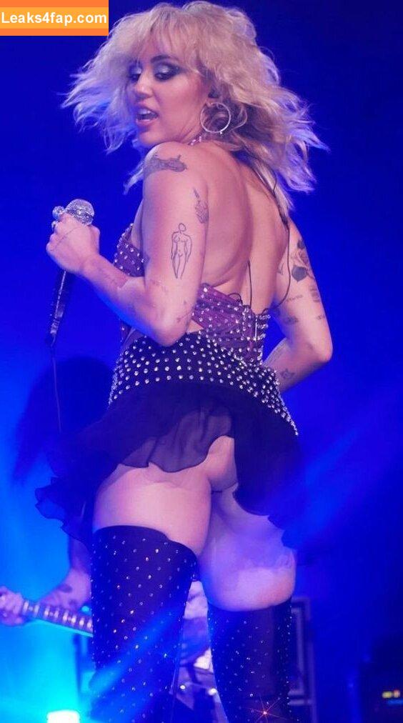 Miley Cyrus / https: / mileycyrus leaked photo photo #1964