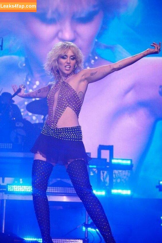 Miley Cyrus / https: / mileycyrus leaked photo photo #1965