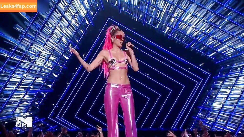 Miley Cyrus / https: / mileycyrus leaked photo photo #1970