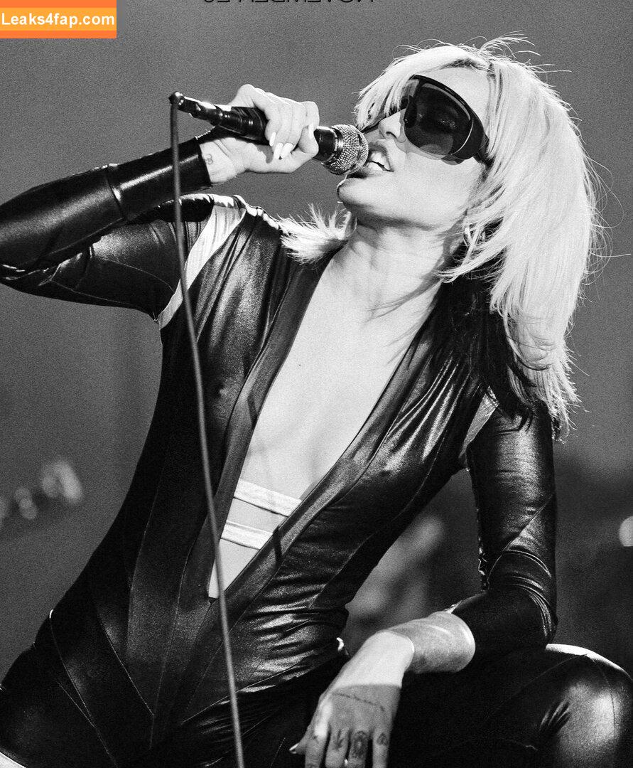 Miley Cyrus / https: / mileycyrus leaked photo photo #1972