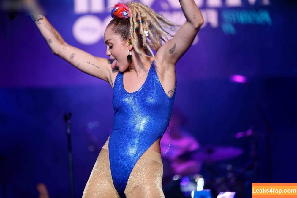 Miley Cyrus / https: / mileycyrus leaked photo photo #1986