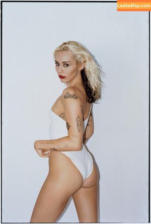 Miley Cyrus photo #1019